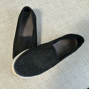 SPERRY Womens size 9 perforated sneakers